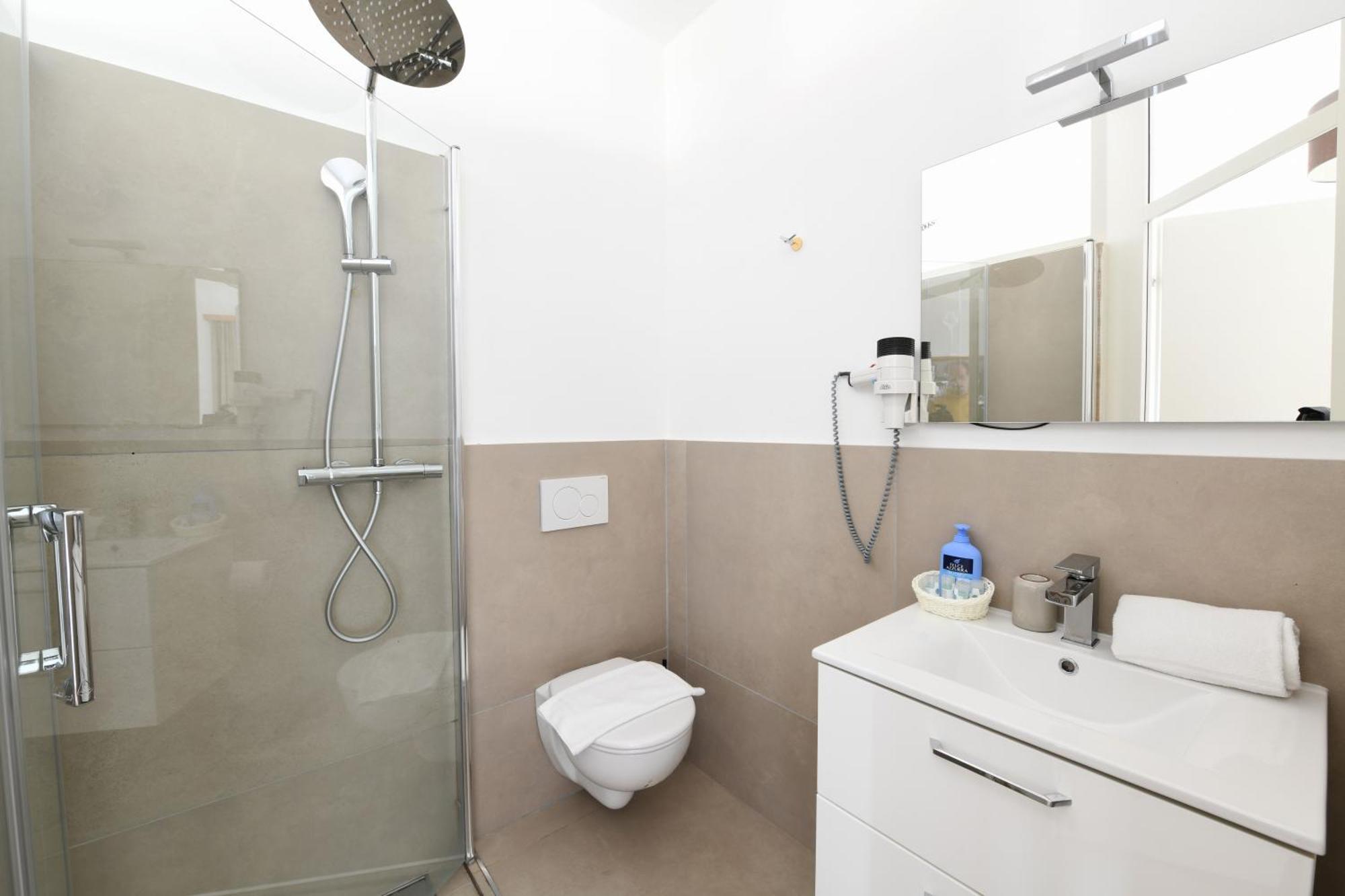 7Rooms - Self Check-In 24H Free Parking Losone Exterior foto